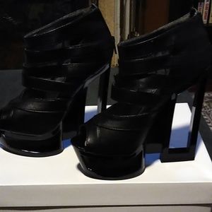 Shi by Journeys heels